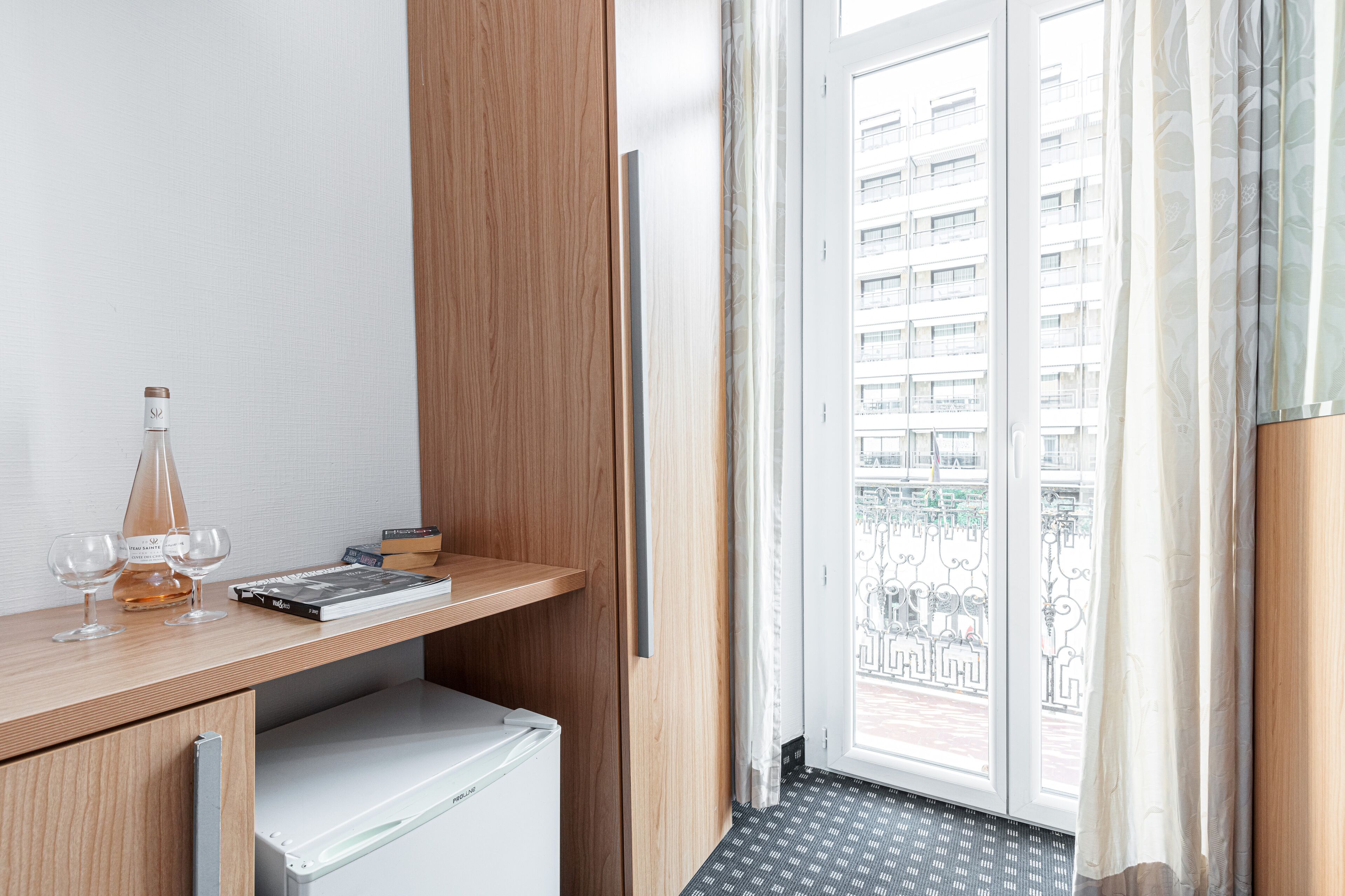 Photo - Modern Waikiki Hotel