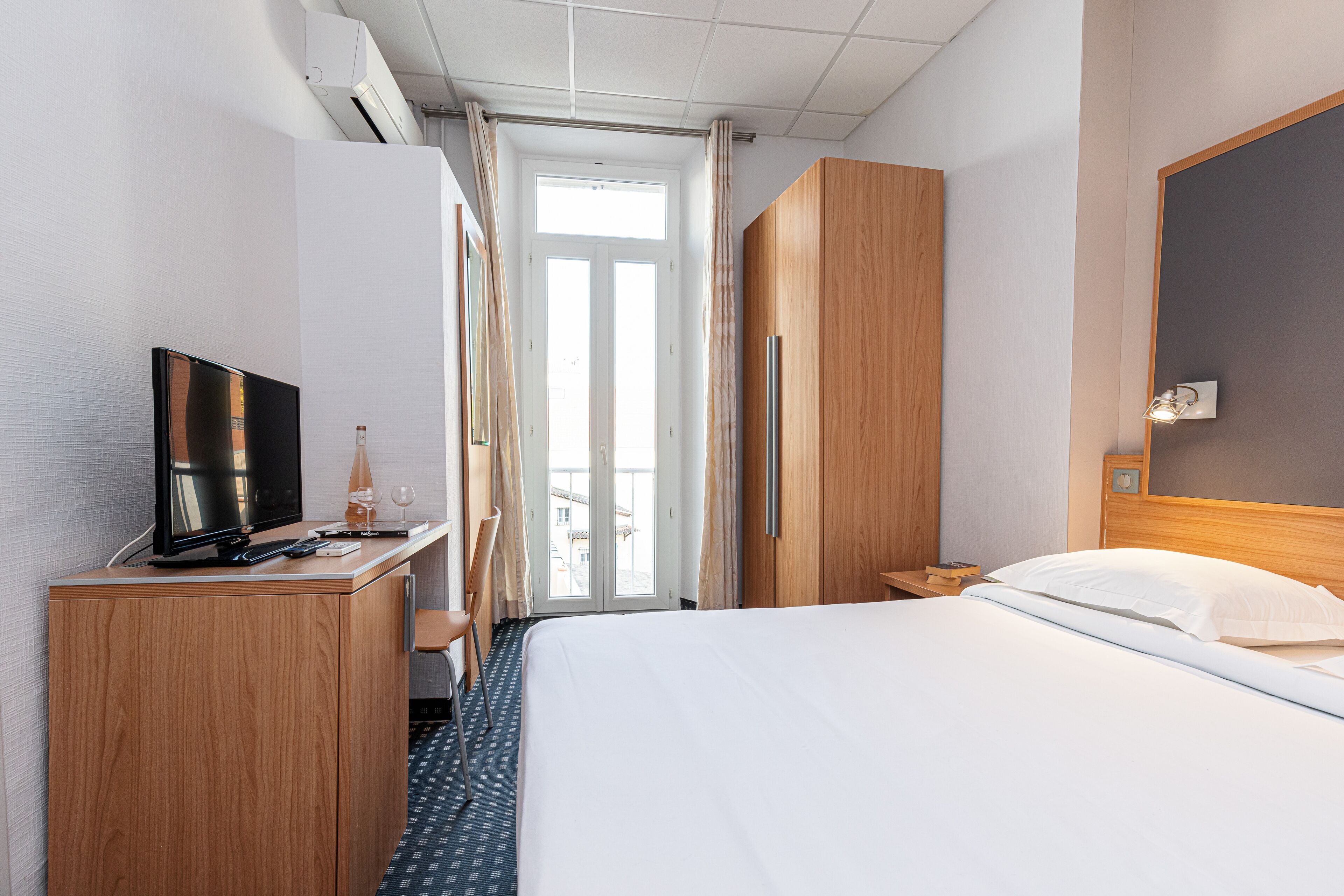 Quadrupla Economy | Wi-Fi gratuito, lenzuola