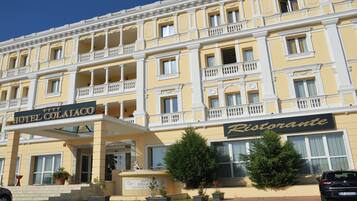 Facciata della struttura