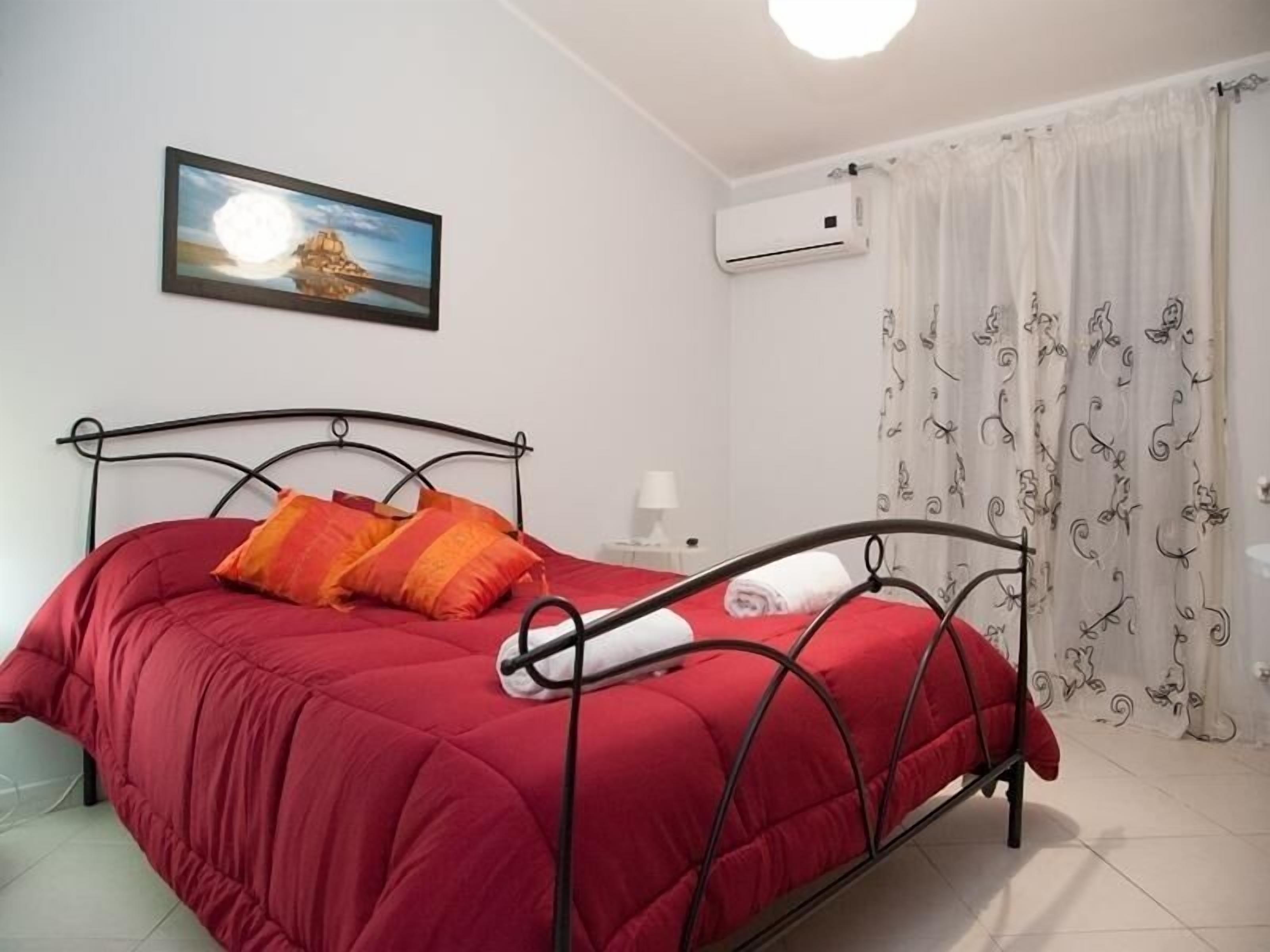 Basic Room, 1 Bedroom, Non Smoking, Pool View | Desk, free WiFi