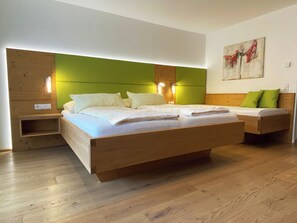 Familienzimmer, Balkon (3 people)