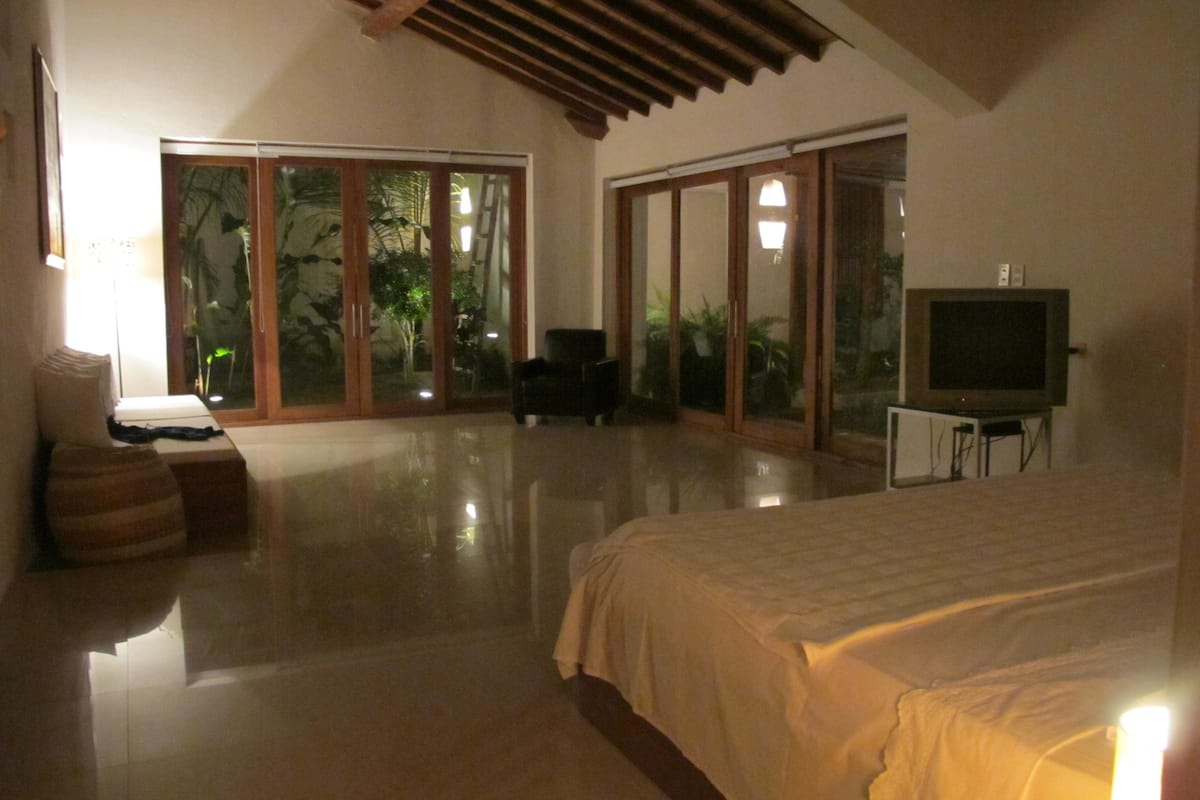 deluxe suite, garden area | egyptian cotton sheets, memory-foam beds, minibar, in-room safe