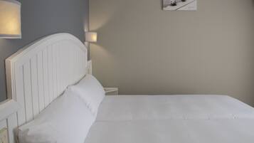 Standard Double or Twin Room | Desk, blackout drapes, free WiFi, bed sheets