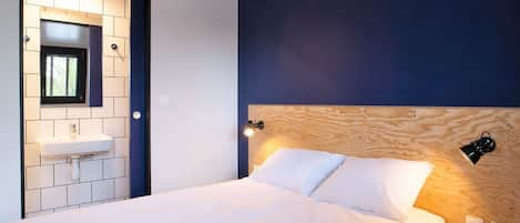 Standard Double Room | Individually decorated, individually furnished, soundproofing, free WiFi