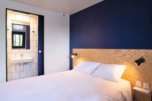 Quarto casal standard | Individualmente decorados, individualmente mobiliados