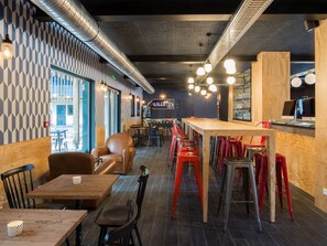 Lunch and dinner served - Eklo Hotels Lille (Lille)