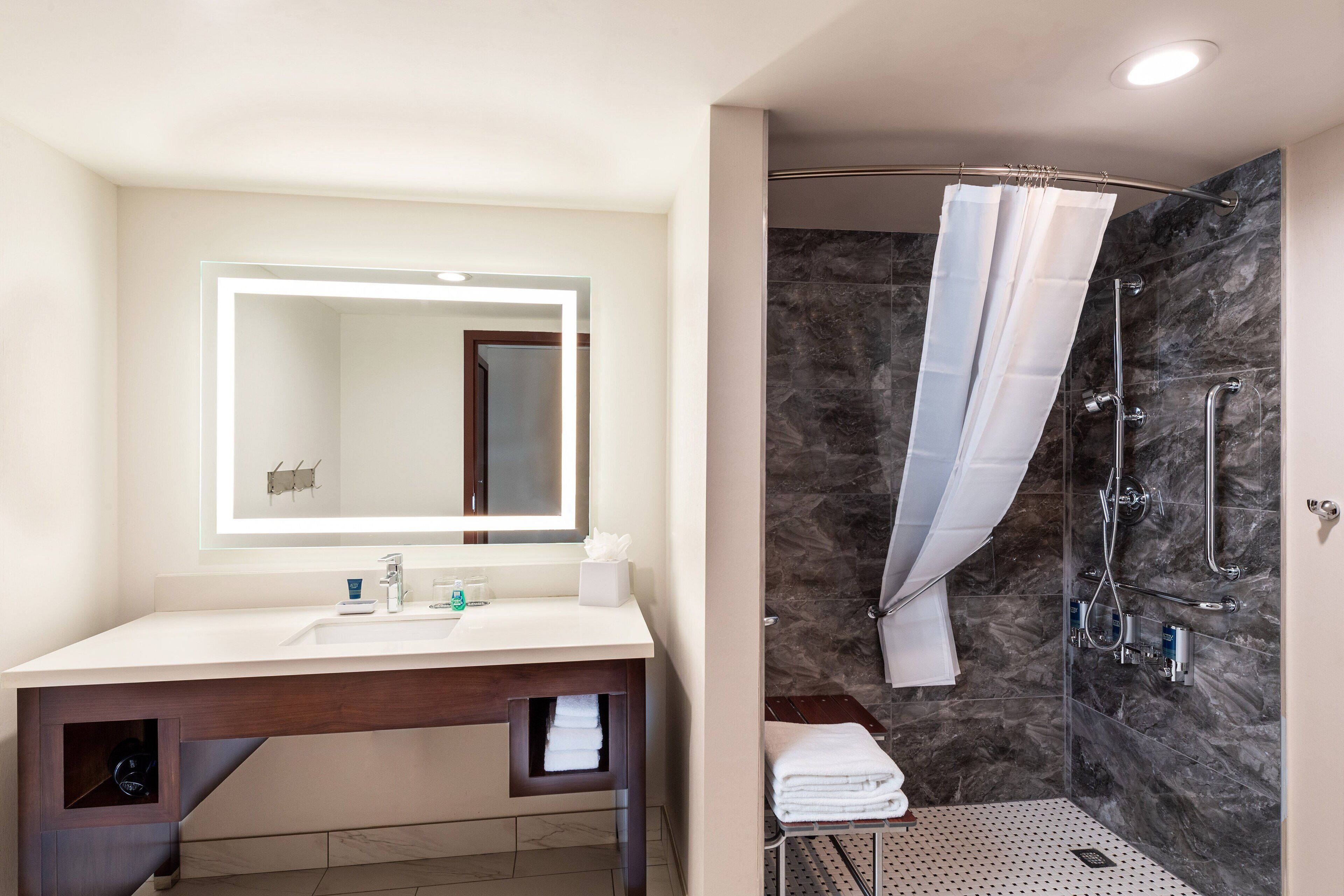 Photo - Four Points by Sheraton Atlanta Airport West