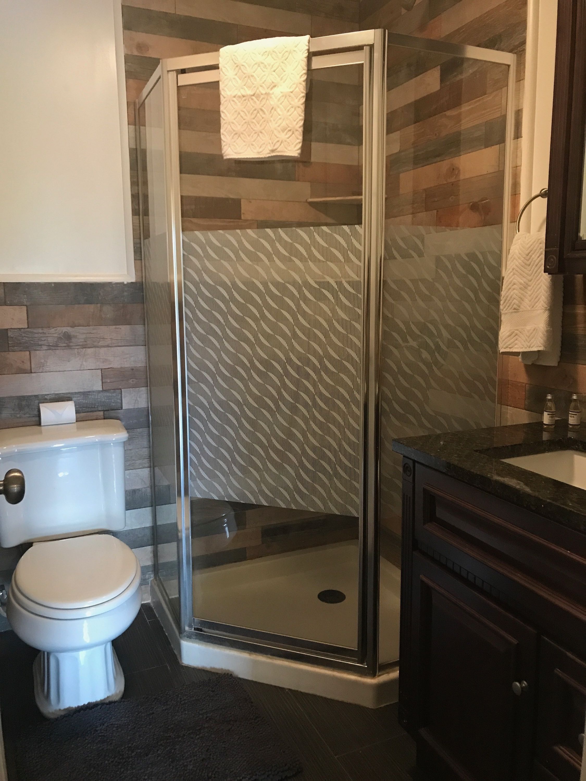 Apartment, 3 Bedrooms (Unit 2) | Bathroom | Shower, free toiletries