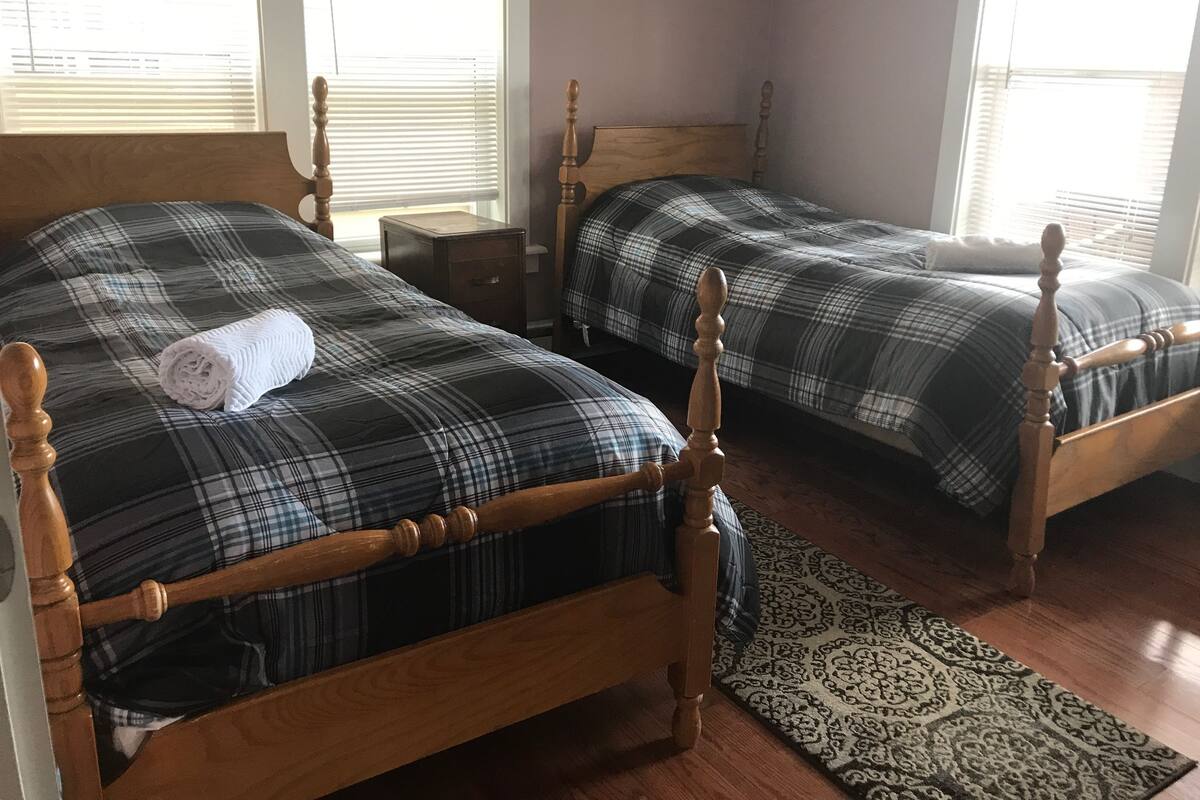 Premium bedding, free WiFi