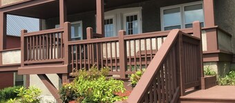 Jimmy's 21 apartments