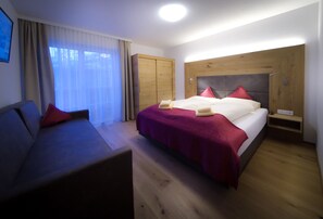 Standard Apartment, 3 Bedrooms, Accessible, Mountainside | Premium bedding, in-room safe, cribs/infant beds, free WiFi