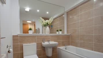 Apartment, 2 Bedrooms | Bathroom | Free toiletries, hair dryer, towels