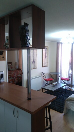 Apartamento família, 1 quarto, para não fumantes, cozinha | 1 quarto, roupas de cama premium, ferros/tábuas de passar roupa