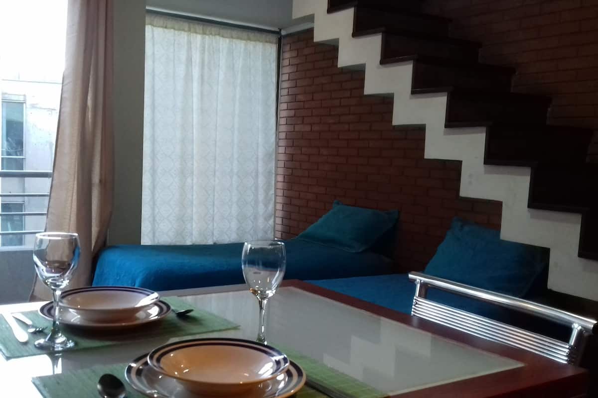 Standard Loft, Multiple Beds | Iron/ironing board, free cribs/infant beds, rollaway beds, free WiFi