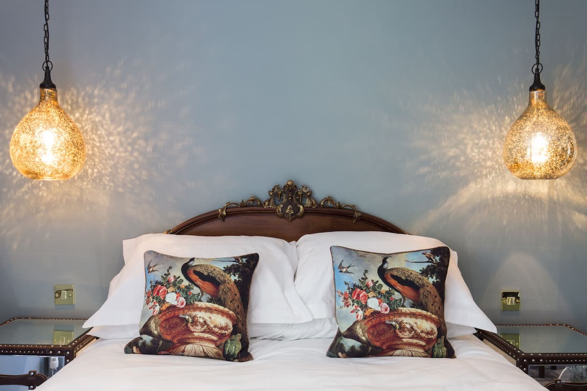 Basic Double Room, 1 King Bed