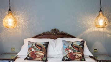 Basic Double Room, 1 King Bed | 1 bedroom, desk, iron/ironing board, free WiFi