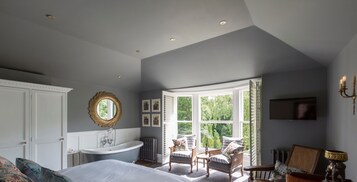 Luxury Double Room, 1 King Bed | Desk, iron/ironing board, free WiFi, bed sheets