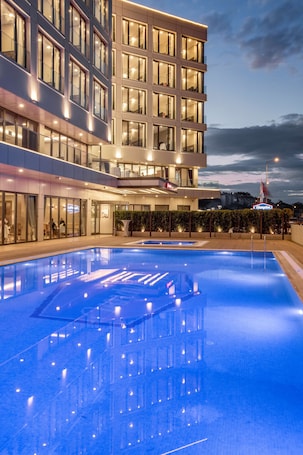 Outdoor pool, sun loungers