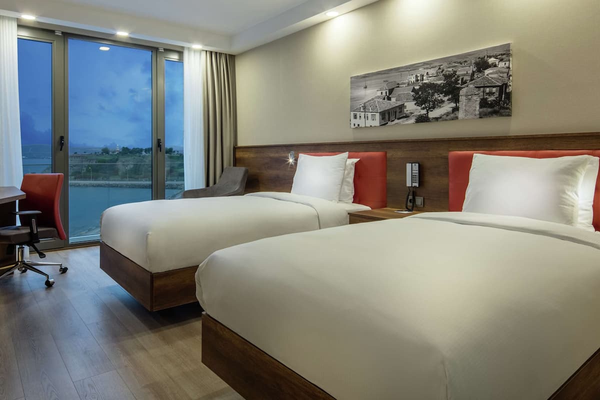 premium bedding, in-room safe, desk, blackout curtains