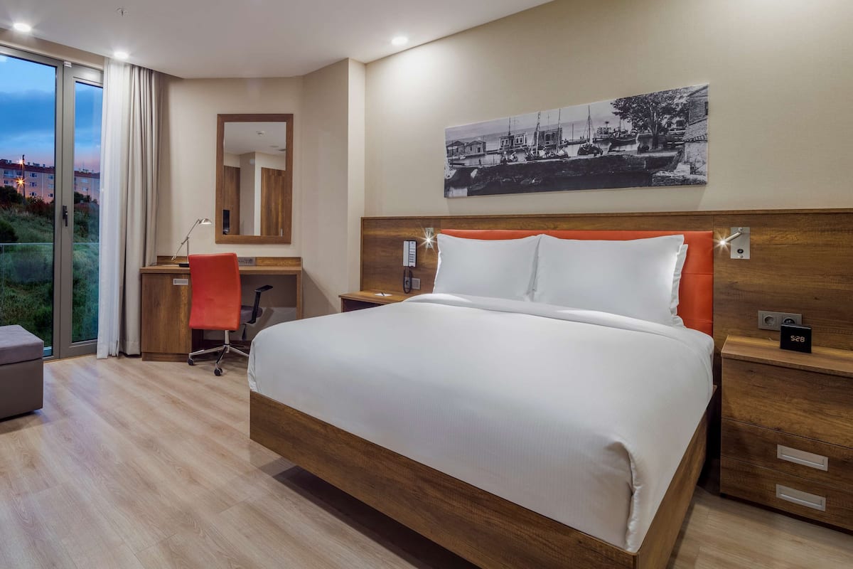 premium bedding, in-room safe, desk, blackout curtains