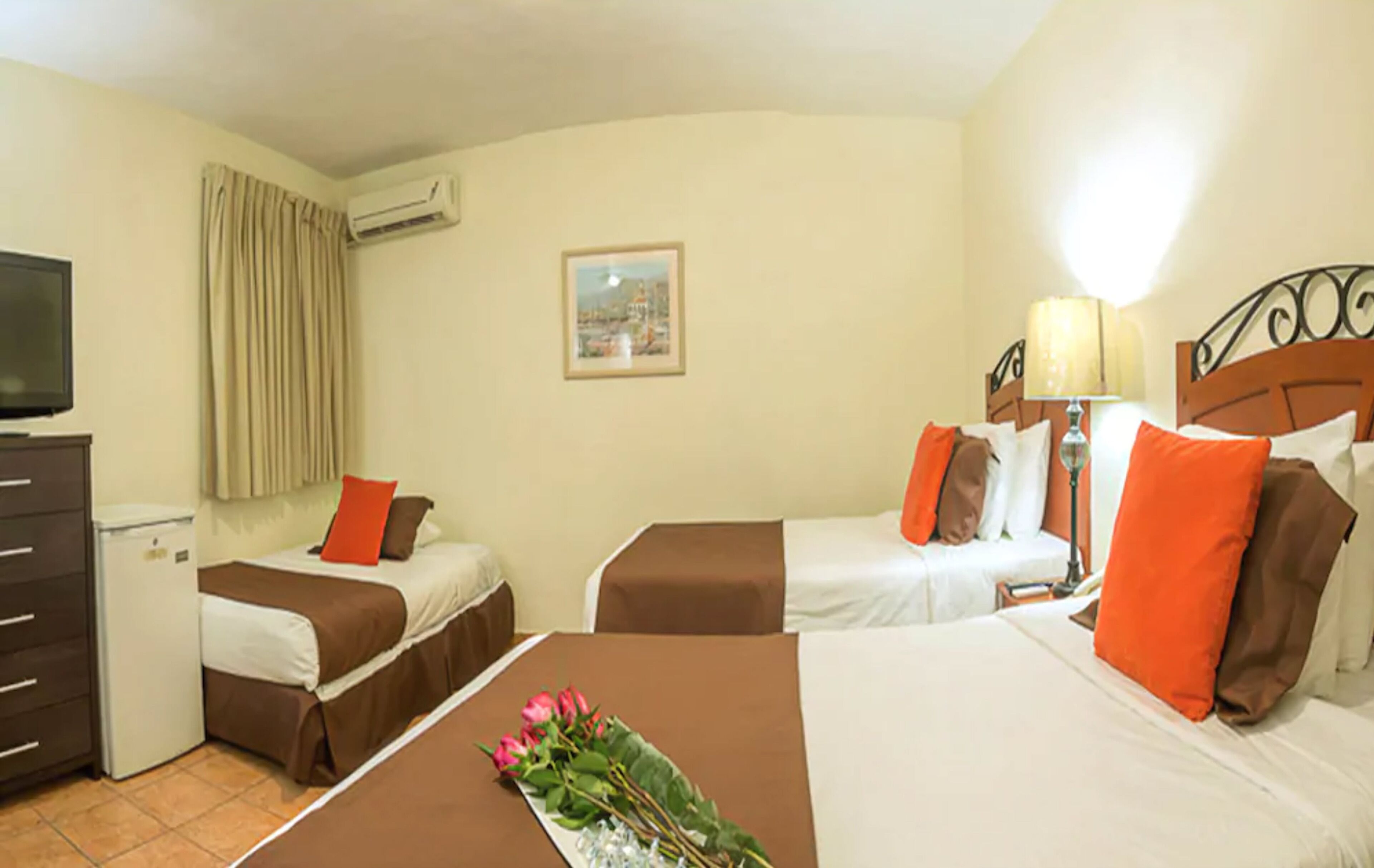 triple room | in-room safe, desk, iron/ironing board, free wifi