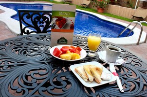 Free daily full breakfast