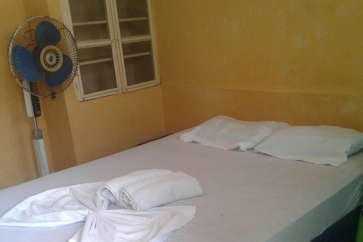 Desk, cots/infant beds, rollaway beds