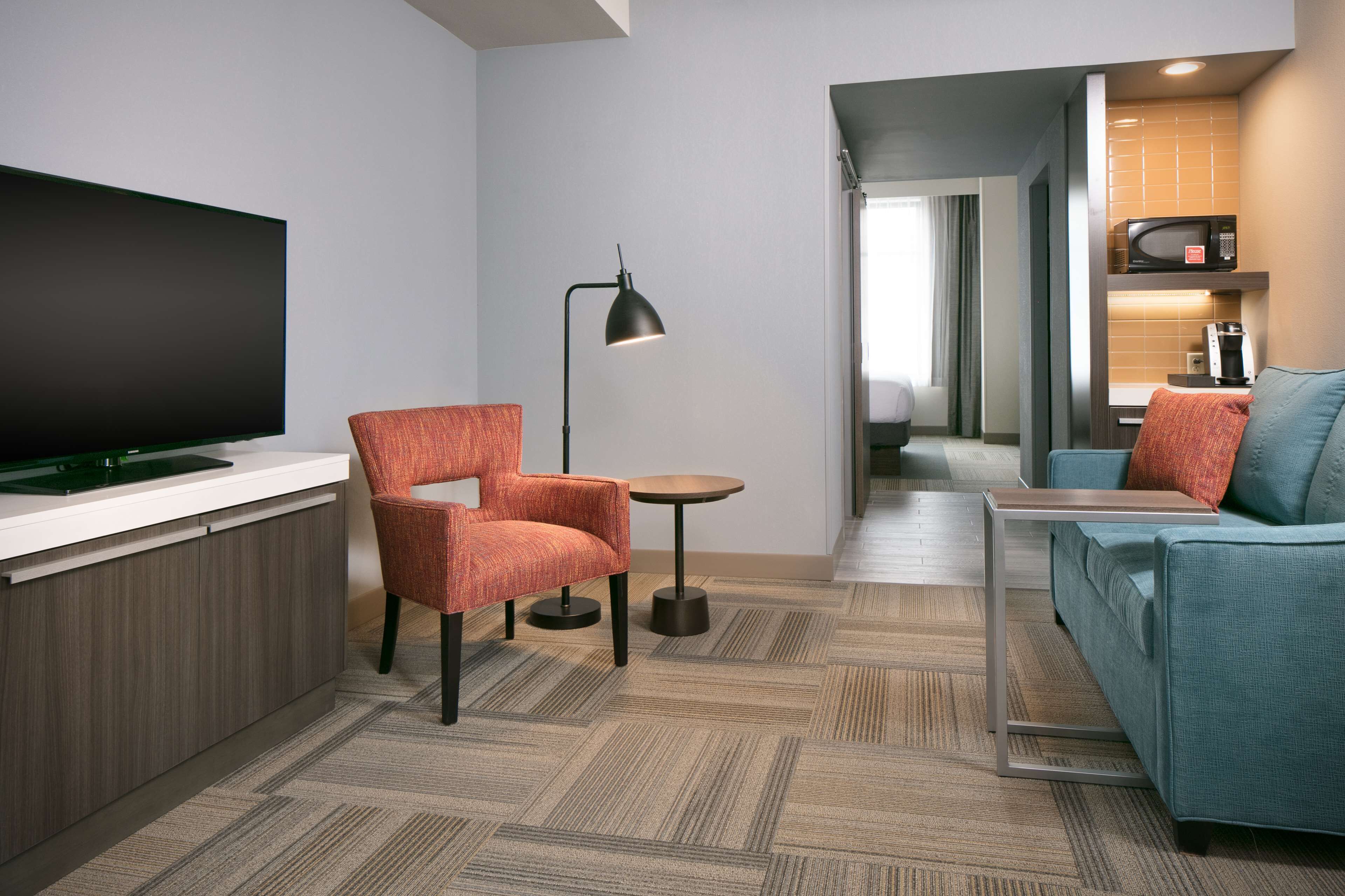 50-inch lcd tv with cable channels, tv, mp3 dock