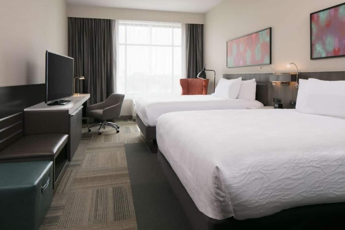 Ropa de cama de alta calidad y cortinas blackout