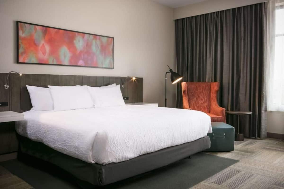 Ropa de cama de alta calidad y cortinas blackout
