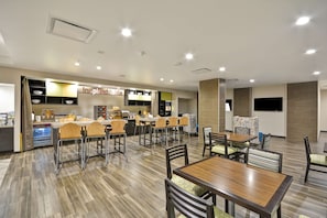 Free daily buffet breakfast