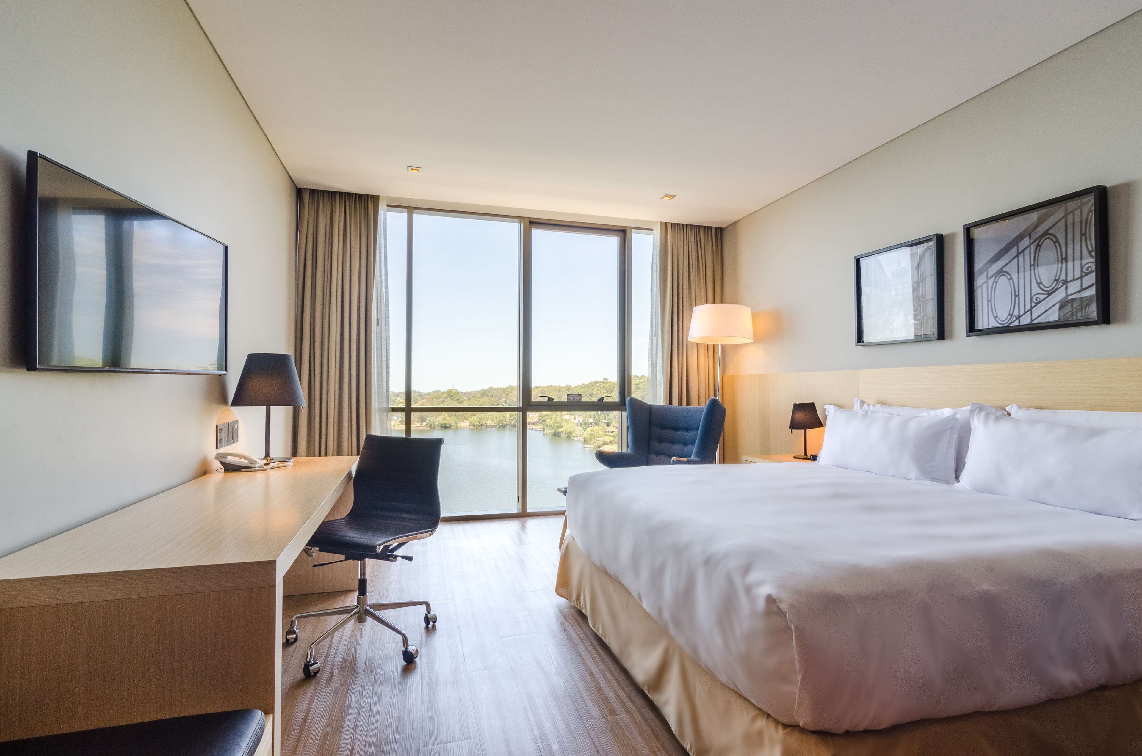 room, 1 king bed, lake view | view from room