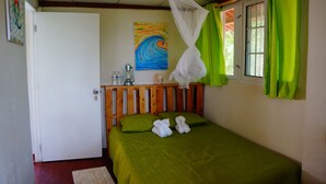 Double Room, Balcony, Ocean View | Rollaway beds, bed sheets - Cebaco Sunrise Lodge (Isla Cebaco)