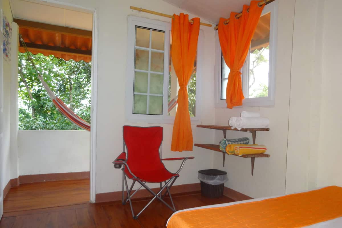 Quarto casal, sacada, vista para o oceano | Camas extras/dobráveis (sobretaxa), roupa de cama