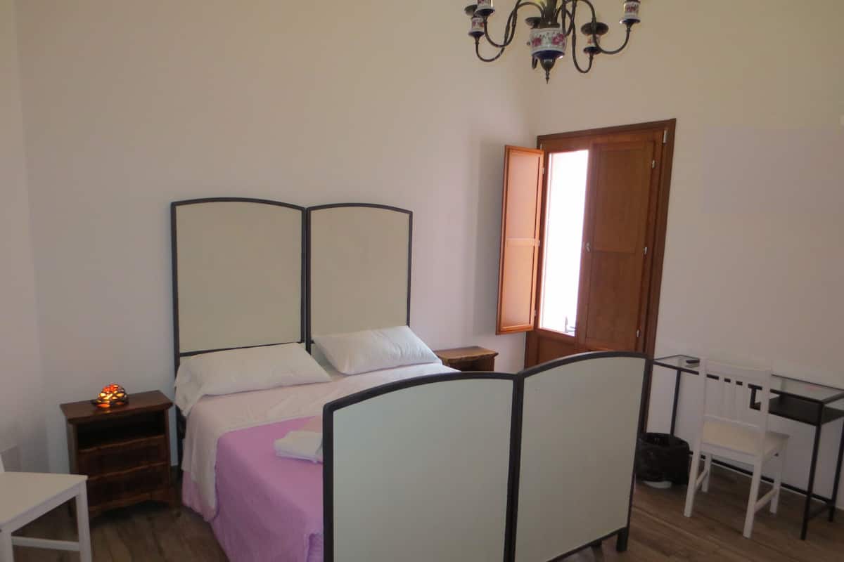 Classic Double Room, Accessible, Private Bathroom | Desk, soundproofing, iron/ironing board, free WiFi