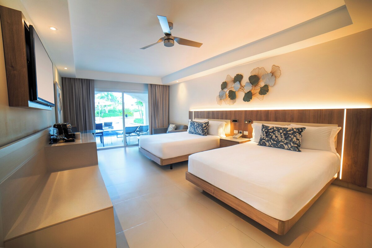 Premium bedding, minibar, in-room safe, desk - Royalton Hideaway Punta Cana, An Autograph Collection All-Inclusive Resort & Casino – Adults Only (Punta Cana)