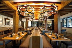 12 restaurants; breakfast, lunch and dinner served  - Royalton Hideaway Punta Cana, An Autograph Collection All-Inclusive Resort & Casino – Adults Only (Punta Cana)