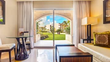 Premium bedding, minibar, in-room safe, desk