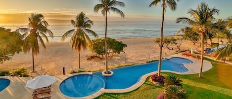 屋外プール、温水プール