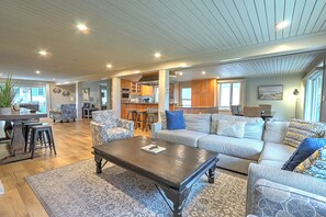 Smart TV, ping pong, printers - Relax in your Private Oceanfront Paradise. Spacious Luxury, Awe-Inspiring Views. (Hilton Head Island)
