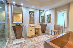 Bathtub, jetted bath, hair dryer, towels - Relax in your Private Oceanfront Paradise. Spacious Luxury, Awe-Inspiring Views. (Hilton Head Island)