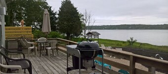 Romantic Orleans Waterfront Cottage!