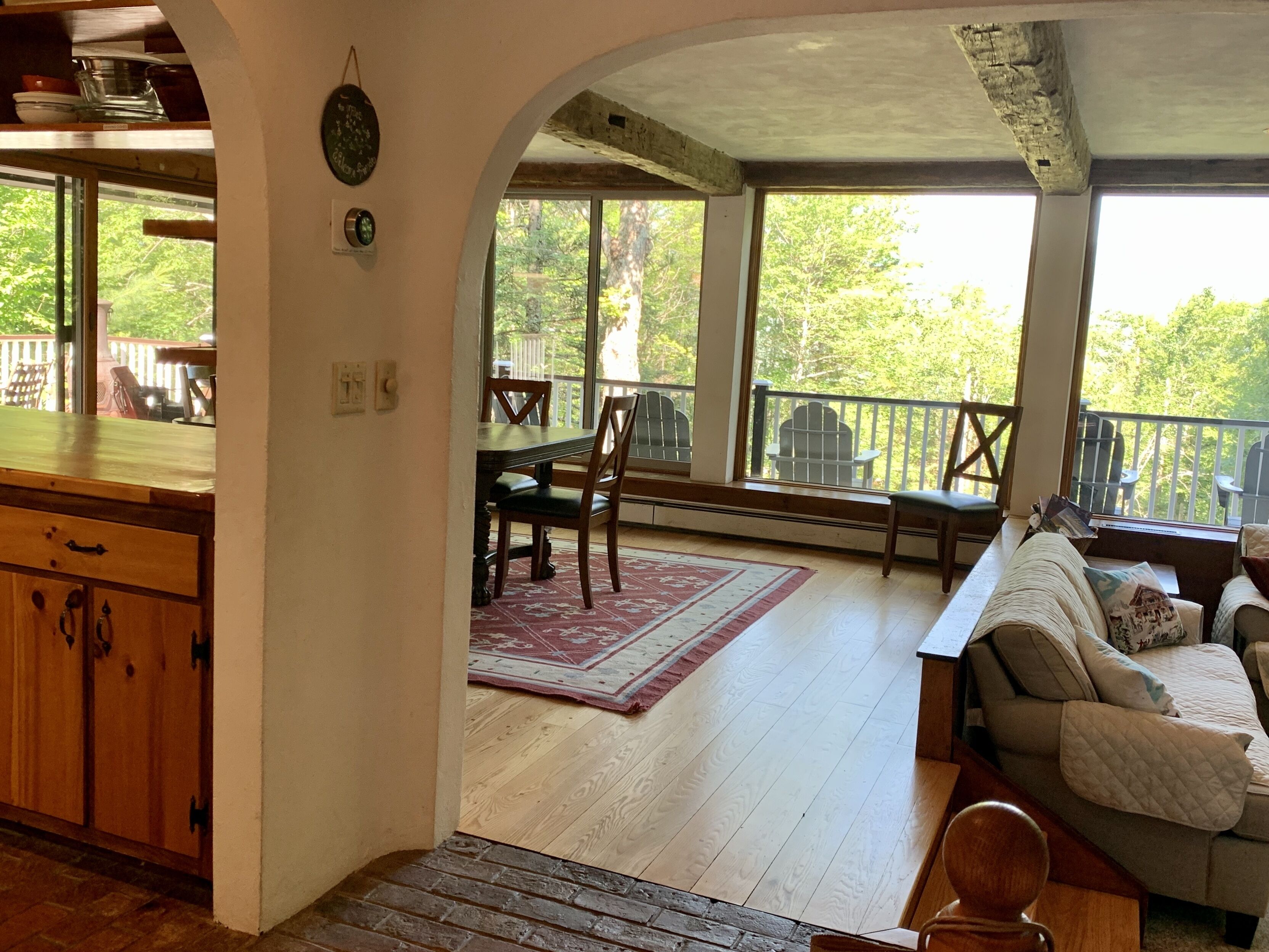 Smart TV, fireplace, DVD player, table tennis