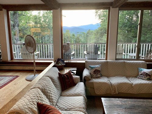 Unique & charming home with stunning view of Mt Washington. Pet friendly.