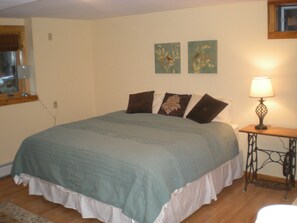 6 bedrooms, free WiFi, bed sheets - Stratton, Okemo, Bromley, Viking Nordic XC, Skiing!! (Londonderry)