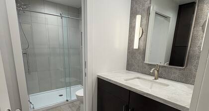 Great Condo with views of the Sherwin Ran. Close to Mammoth Mnt & Lakes Basin!