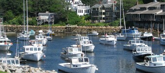 Classic Maine Beach Cottage - In the Heart of Ogt. Village , Walk to everything