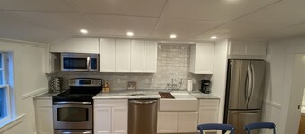 Classic Maine Beach Cottage - In the Heart of Ogt. Village , Walk to everything