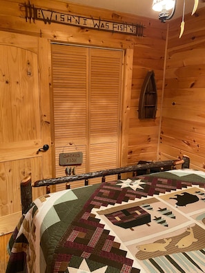 2 chambres, fer et planche Ă repasser, draps fournis