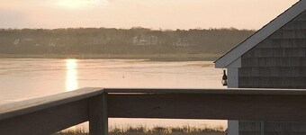 Fantastic Orleans Waterfront 2BR Cottage